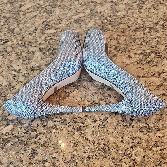 Badgley Mischka Silver Glitter High Heels - Picture 4 of 7